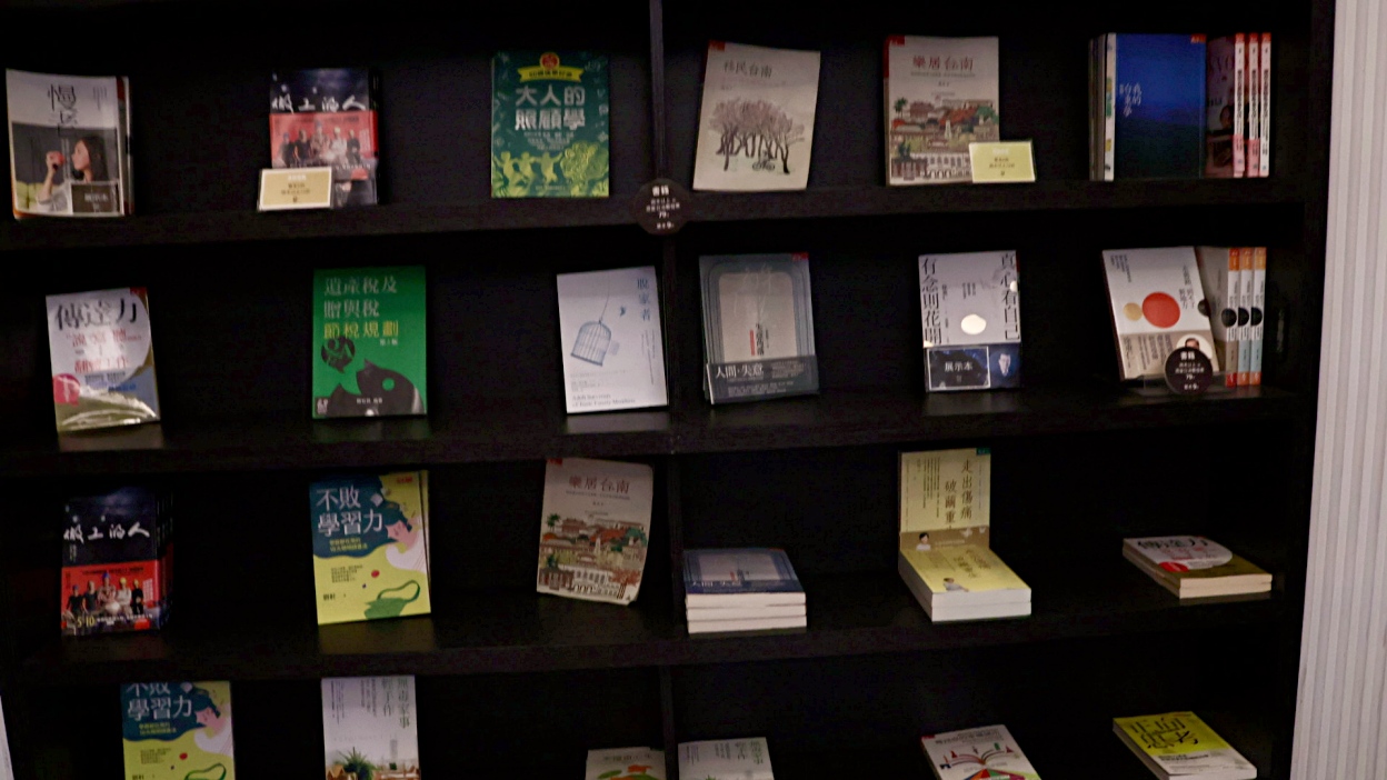 港墘站咖啡廳|moooon river cafe&books:瑞光路網美歐風不限時咖啡廳 - 第8張圖