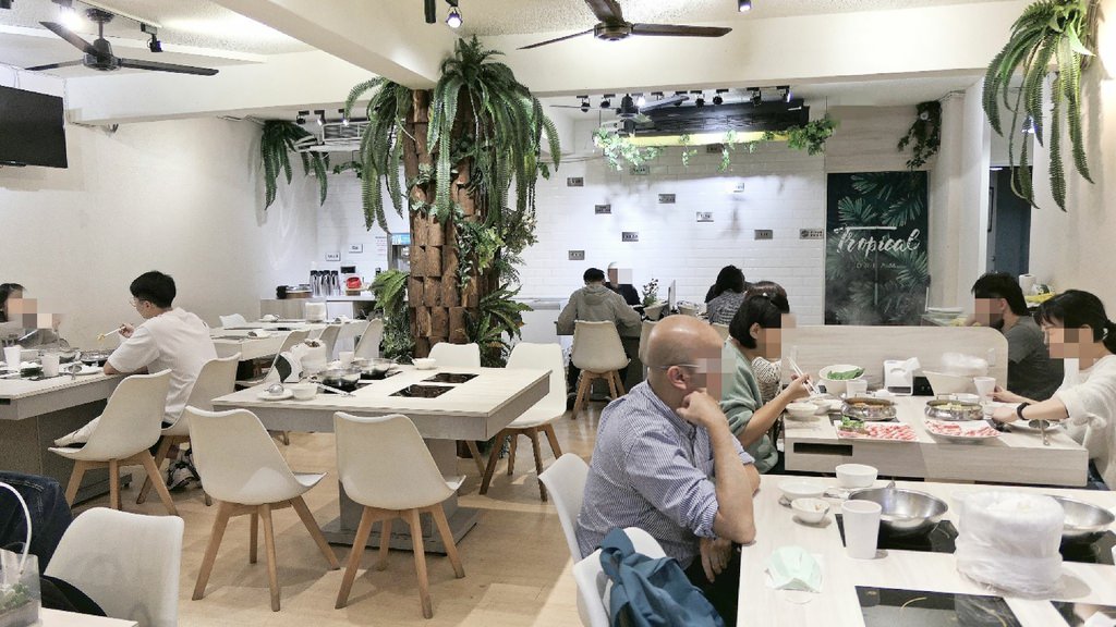 沐月精緻小火鍋西門店裝潢