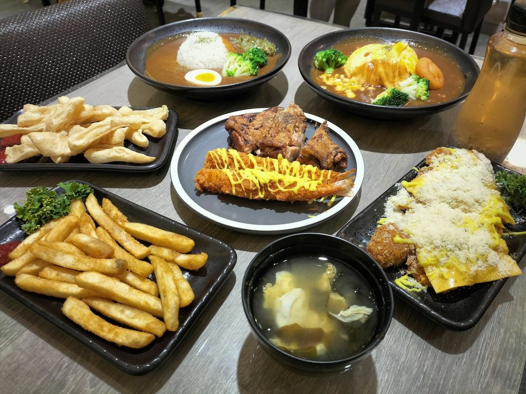 新店咖哩飯推薦—迎食流咖哩/蓋飯/歐姆蛋