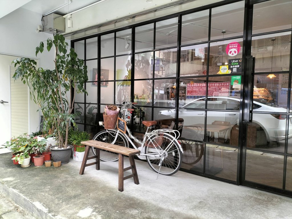 板橋不限時咖啡江子翠站W2 cafe & restaurant