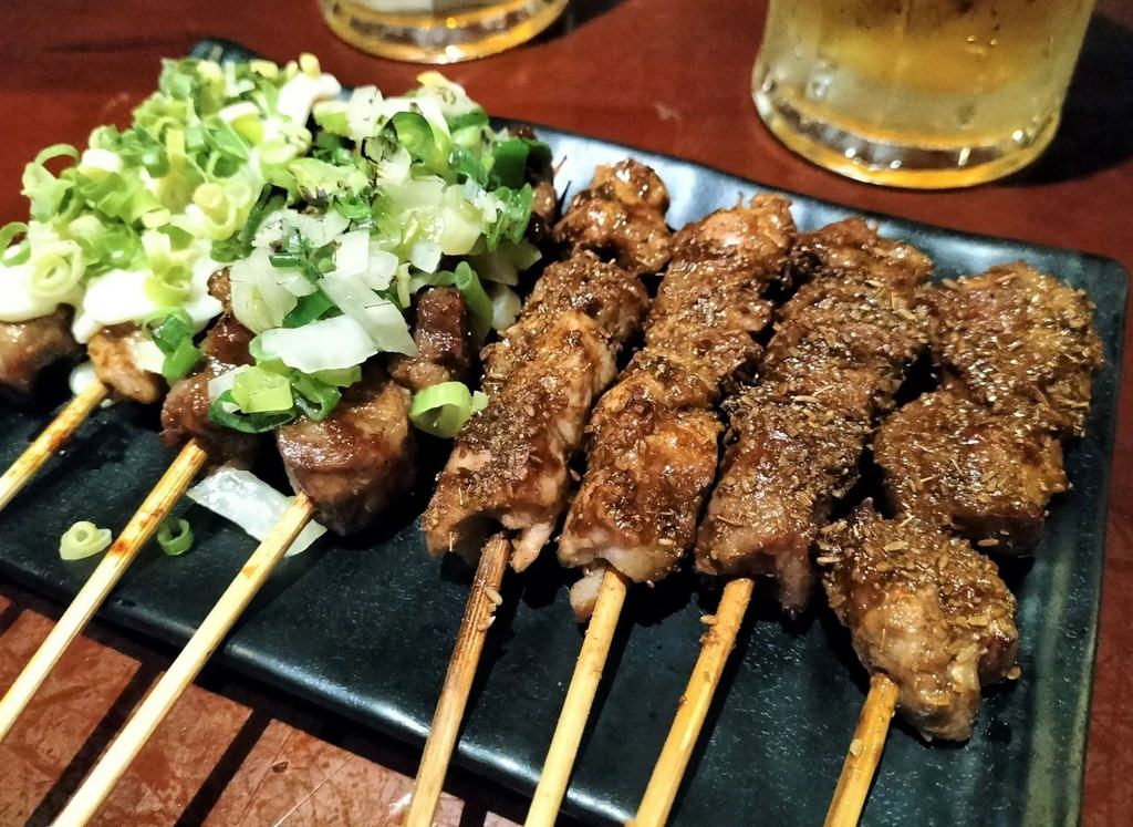 【台北桶仔雞推薦】起家莊雞老闆士林夜市店,用人蔘泡澡的美味桶 【台北桶仔雞推薦】起家莊雞老闆士林夜市店,用人蔘泡澡的美味桶
