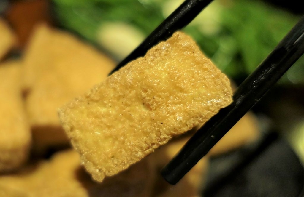 【台北桶仔雞推薦】起家莊雞老闆士林夜市店,用人蔘泡澡的美味桶 【台北桶仔雞推薦】起家莊雞老闆士林夜市店,用人蔘泡澡的美味桶