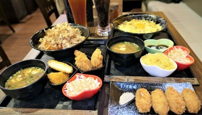 【中山站美食推薦】佛心的丼飯專家——新丼，26種平價創意丼飯