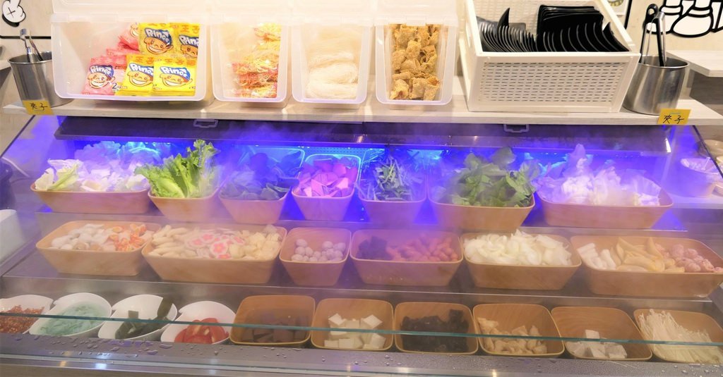 【新店大坪林火鍋吃到飽】哈湯鍋299肉肉吃到飽，牛奶鍋濃醇溫