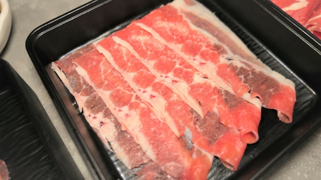【新店大坪林火鍋吃到飽】哈湯鍋299肉肉吃到飽，牛奶鍋濃醇溫