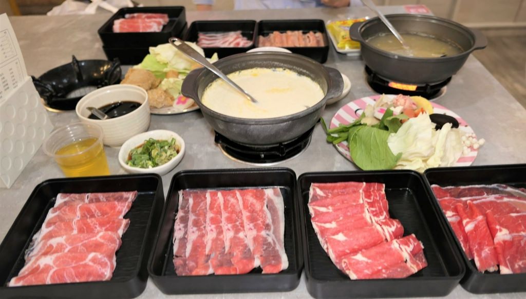 【新店大坪林火鍋吃到飽】哈湯鍋299肉肉吃到飽，牛奶鍋濃醇溫