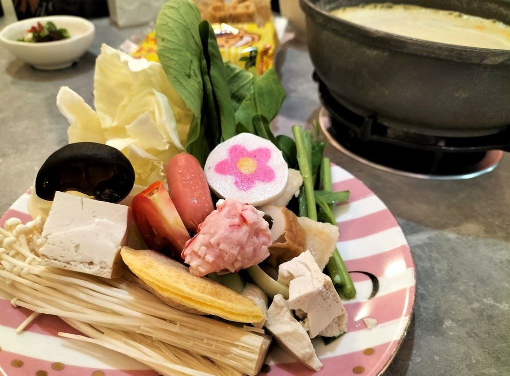 【新店大坪林火鍋吃到飽】哈湯鍋299肉肉吃到飽，牛奶鍋濃醇溫