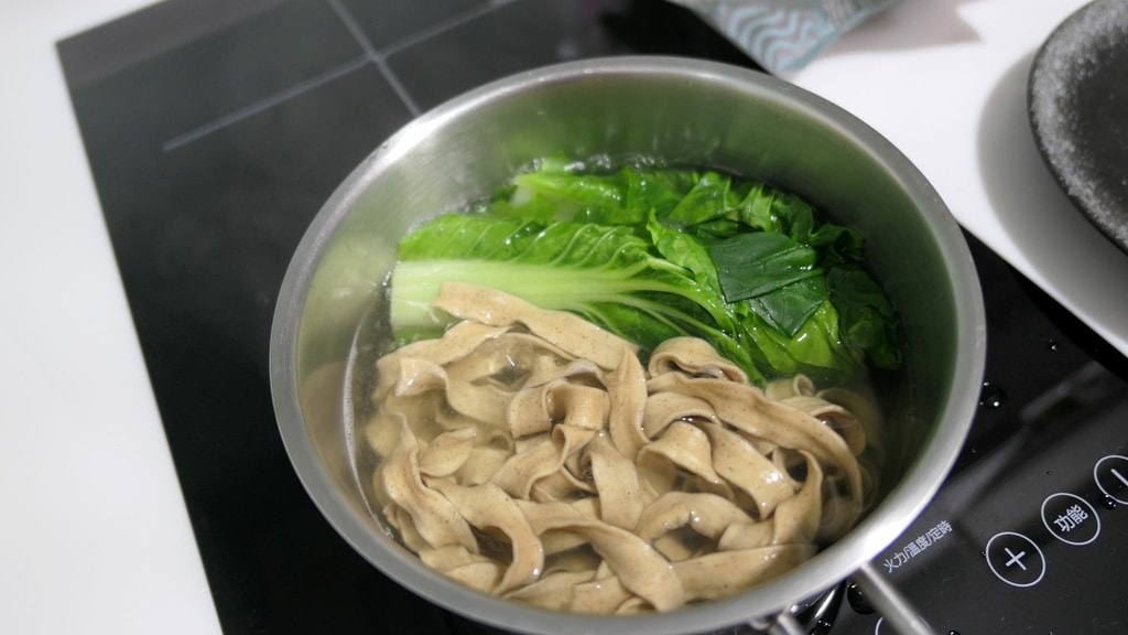 蕎麥乾拌麵