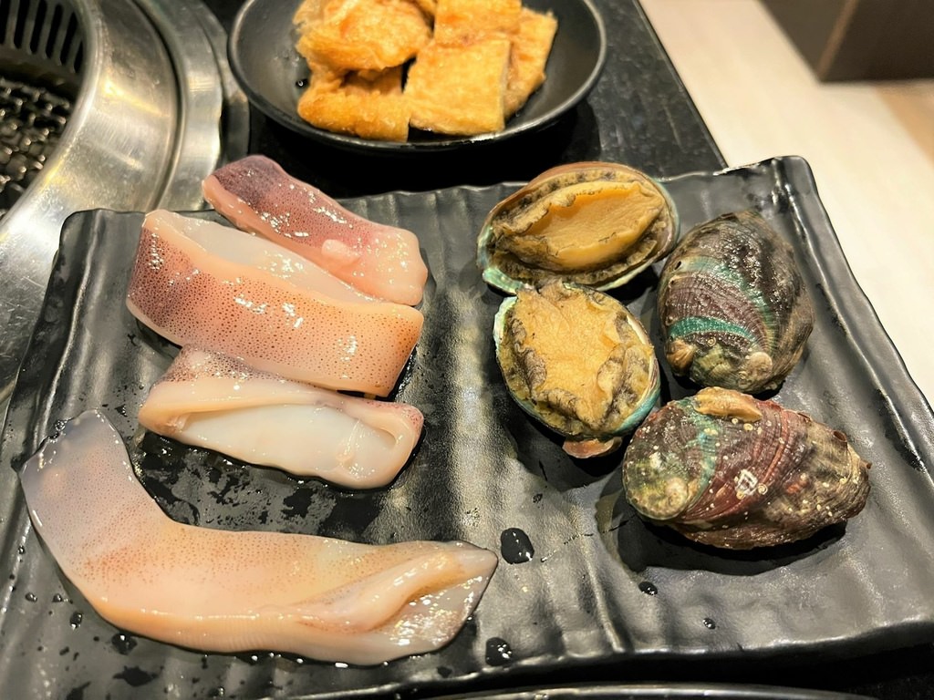 炭烤魷魚圈|帶殼鮑魚 