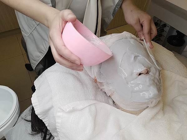 【中壢平鎮做臉推薦】朵拉全方位皮膚管理,八合一雞尾酒皮膚管理 【中壢平鎮做臉推薦】朵拉全方位皮膚管理,八合一雞尾酒皮膚管理