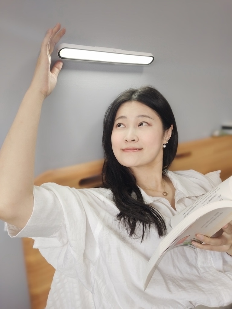 【床頭閱讀燈推薦】FUNY便攜LED護眼檯燈，不佔空間三色調