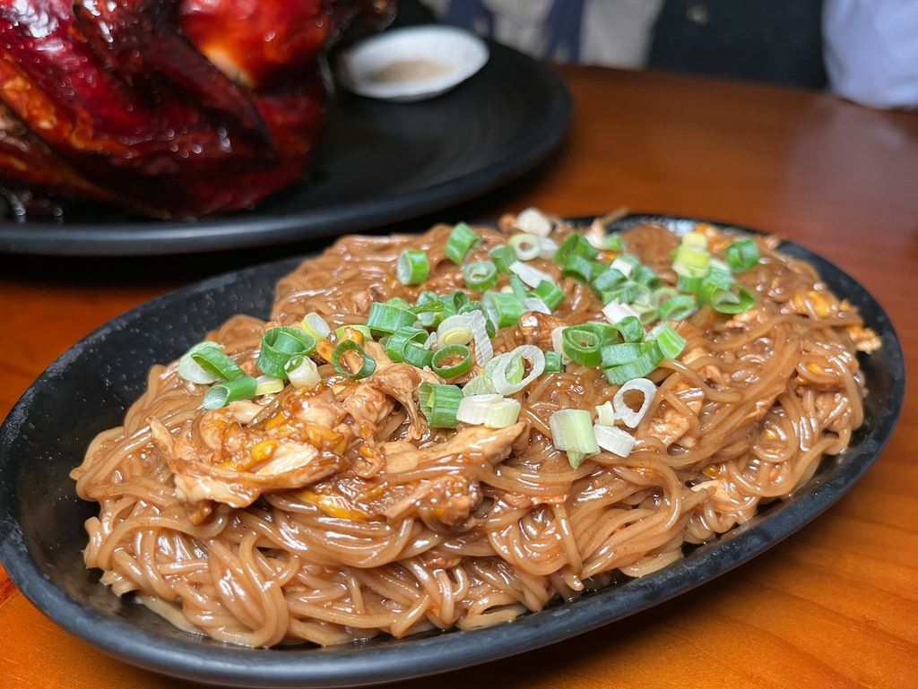 【萬隆美食推薦】雞老闆桶仔雞萬隆店,大方送桶仔雞,清酒喝到飽 【萬隆美食推薦】雞老闆桶仔雞萬隆店,大方送桶仔雞,清酒喝到飽