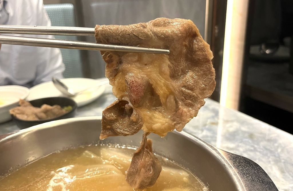 【圓山美食】第九站精緻鍋品酒泉店,回味無窮的華麗麵包蟹海陸大 【圓山美食】第九站精緻鍋品酒泉店,回味無窮的華麗麵包蟹海陸大