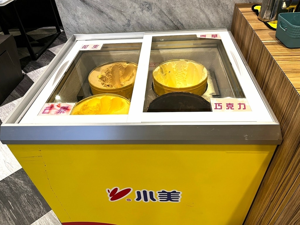 【圓山美食】第九站精緻鍋品酒泉店,回味無窮的華麗麵包蟹海陸大 圓山火鍋