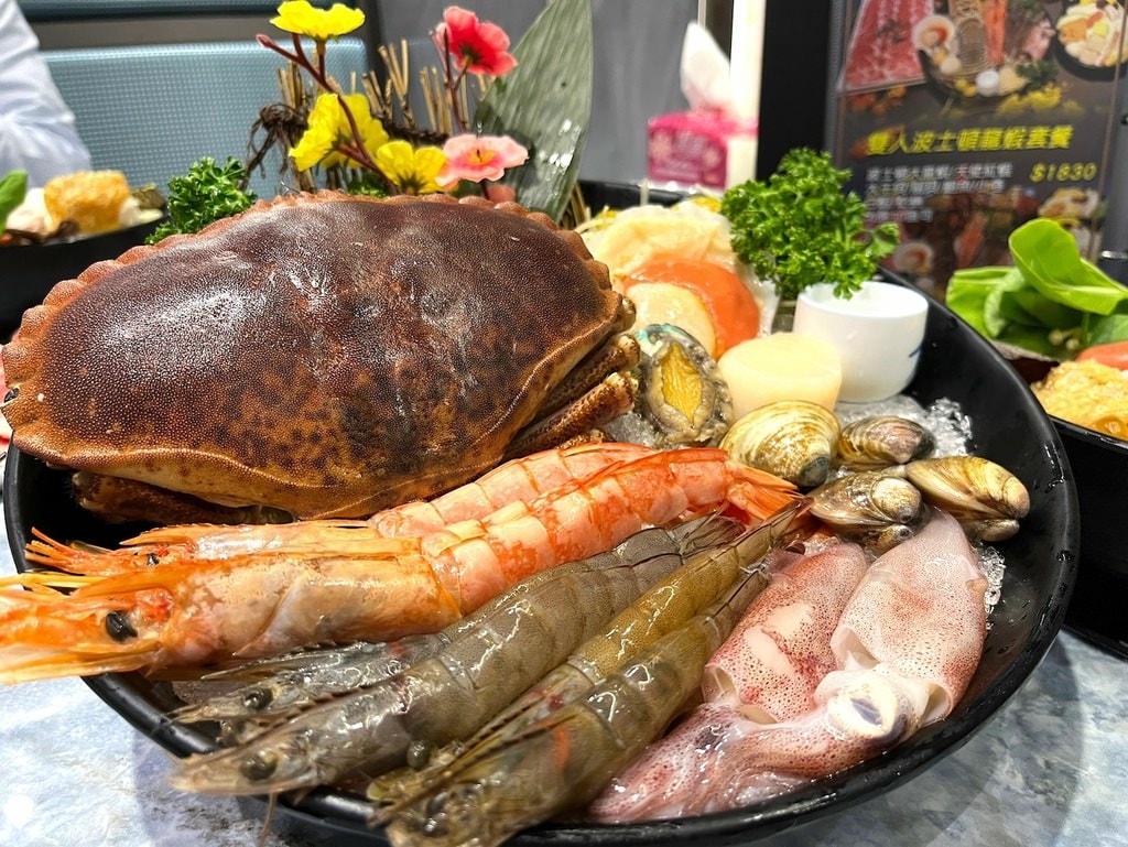 【圓山美食】第九站精緻鍋品酒泉店,回味無窮的華麗麵包蟹海陸大 大龍峒美食