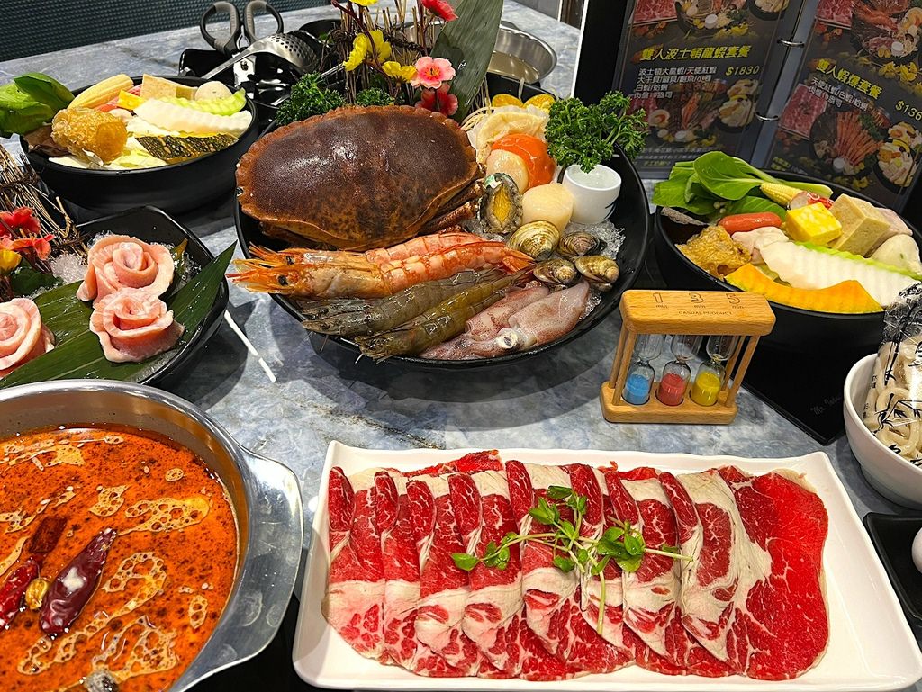 【圓山美食】第九站精緻鍋品酒泉店,回味無窮的華麗麵包蟹海陸大 【圓山美食】第九站精緻鍋品酒泉店,回味無窮的華麗麵包蟹海陸大