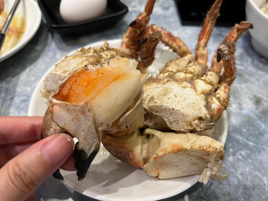 【圓山美食】第九站精緻鍋品酒泉店,回味無窮的華麗麵包蟹海陸大 【圓山美食】第九站精緻鍋品酒泉店,回味無窮的華麗麵包蟹海陸大