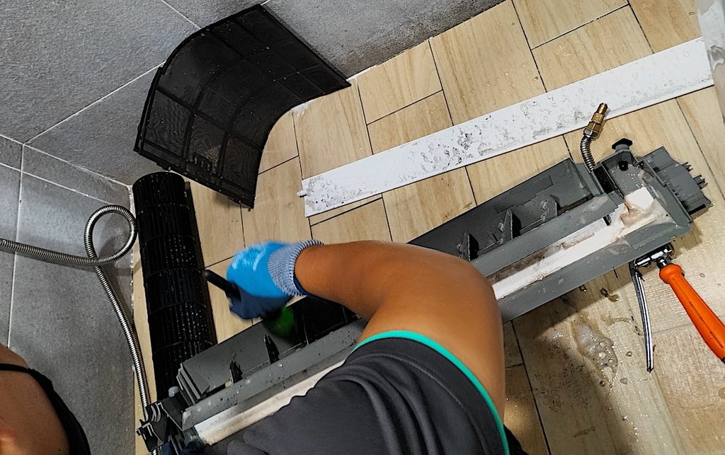 【新北洗冷氣推薦】智⽣活洗冷氣,專業SOP系統化冷氣清洗,擺 新店洗冷氣推薦