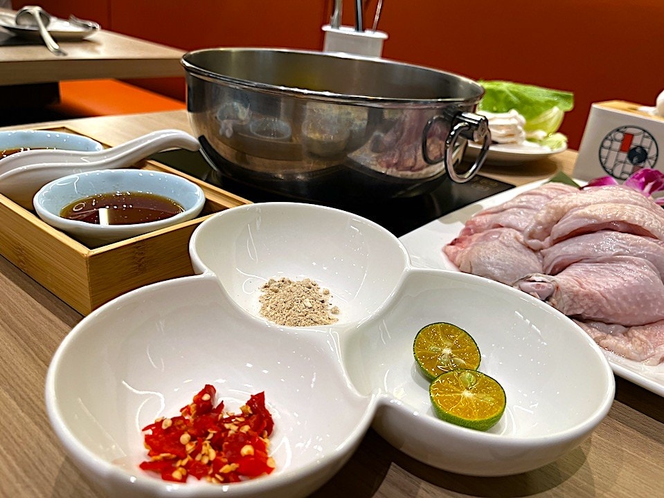 【台北信義區美食】汆食作伙鍋統一時代店,多種特色自熬湯底,季 【台北信義區美食】汆食作伙鍋統一時代店,多種特色自熬湯底,季