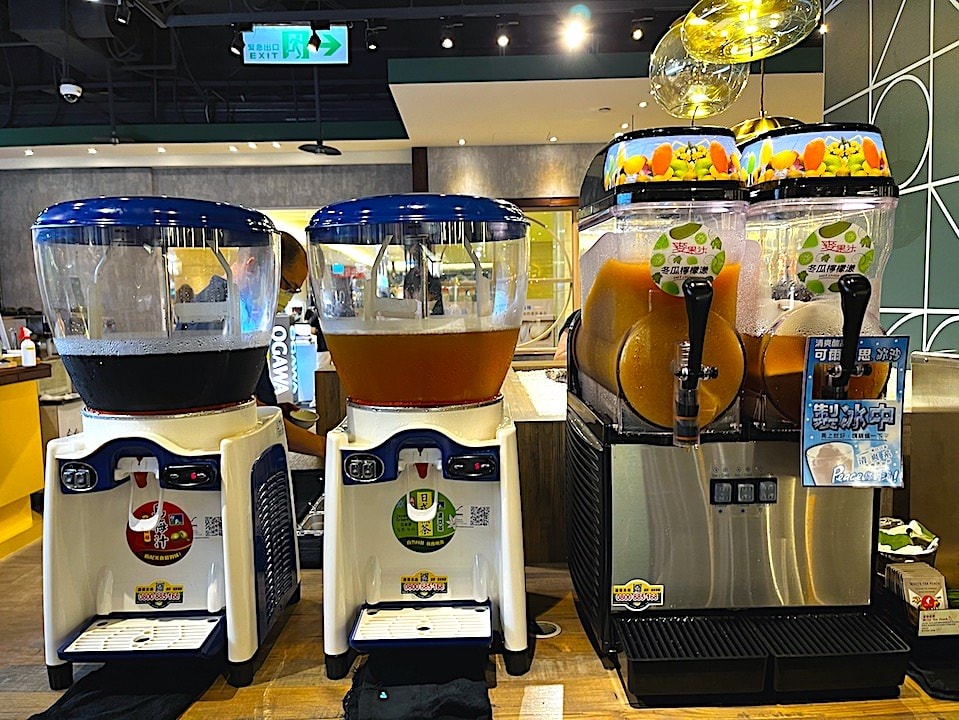【台北信義區美食】汆食作伙鍋統一時代店,多種特色自熬湯底,季 【台北信義區美食】汆食作伙鍋統一時代店,多種特色自熬湯底,季