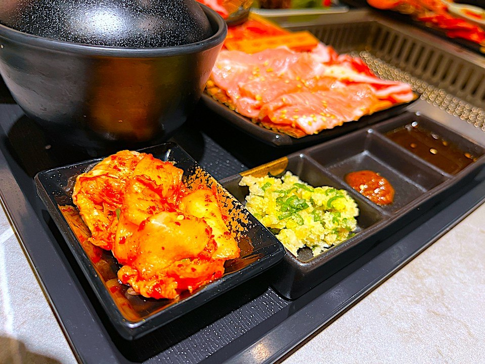 【板橋個人燒肉】燒肉老大アニキ燒肉Aniki板橋府中店,沙拉 板橋好吃燒肉