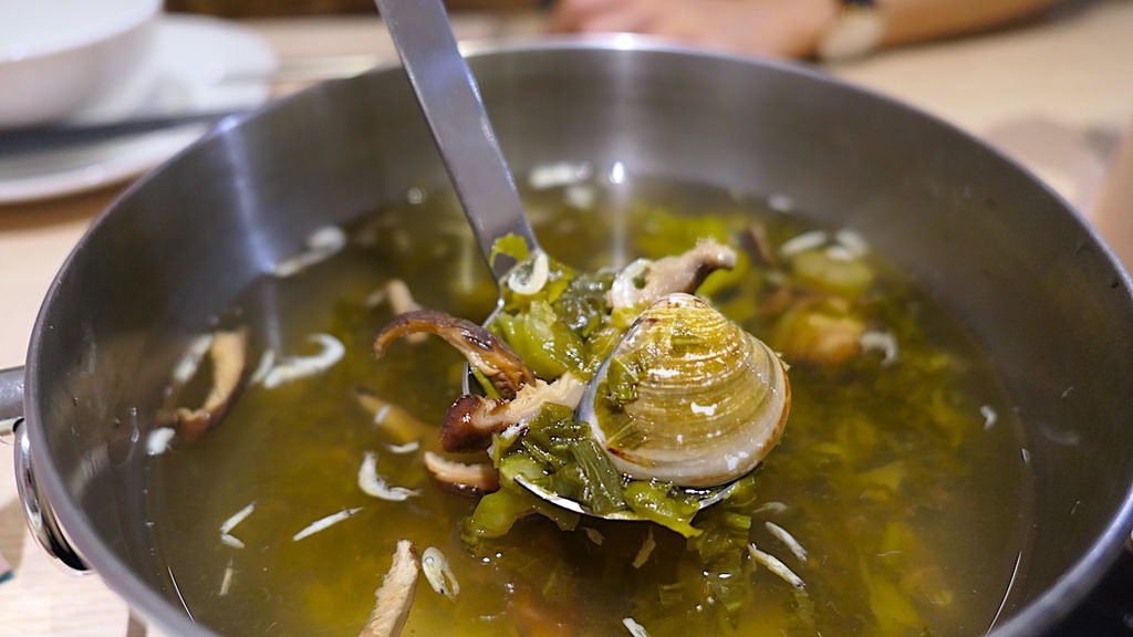 【桃園美食】汆鍋上選鍋物中壢SOGO店，超值新鮮海陸火鍋套餐