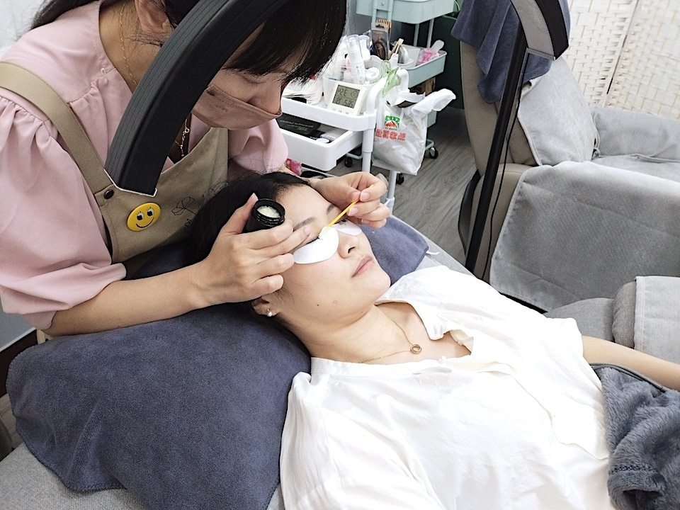 【土城接睫毛推薦】千千時尚美學美睫美體,美睫師技藝精湛價格實 亞東醫院接睫毛