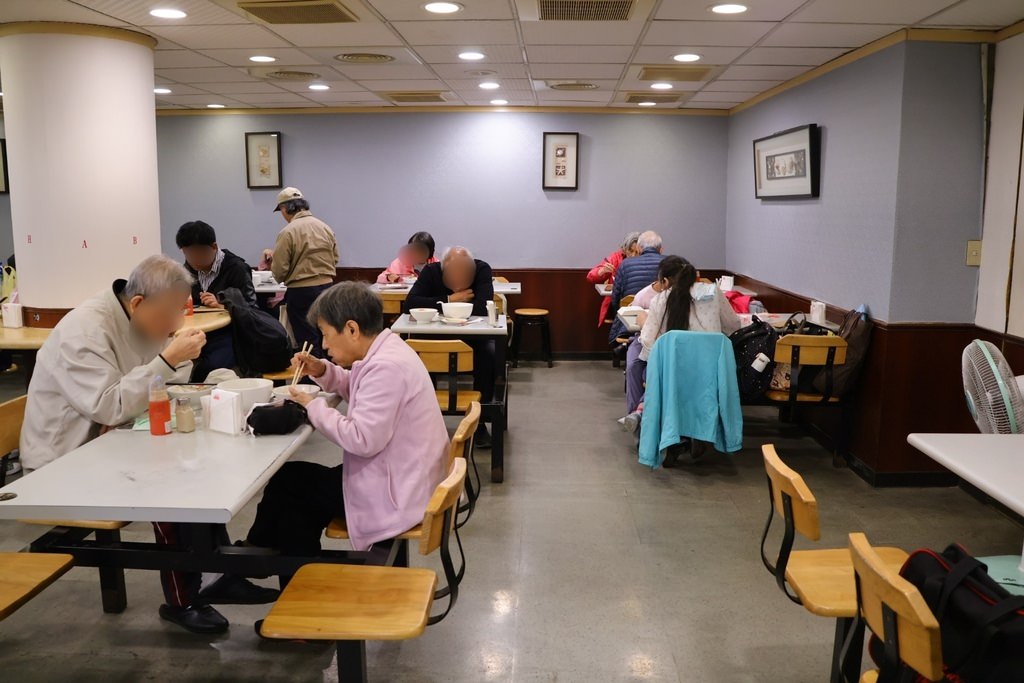 【奇福扁食永康東門總店】台北東門站人氣美食,令人上癮的炒手扁 奇福扁食評價
