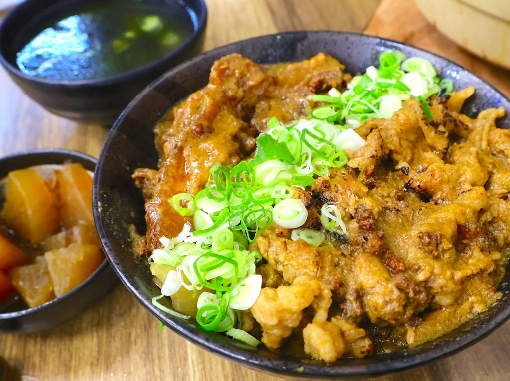 【永和平價美食】久似丼永貞店——在地人的大眾食堂,130元起 久似丼永貞店 犇味噌半筋半肉丼飯