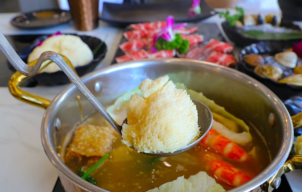 【桃園火鍋推薦】涮金鍋和風涮涮鍋——麥味登質感火鍋品牌，金黃