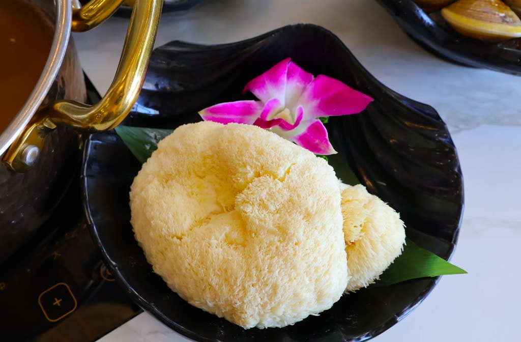 【桃園火鍋推薦】涮金鍋和風涮涮鍋——麥味登質感火鍋品牌，金黃