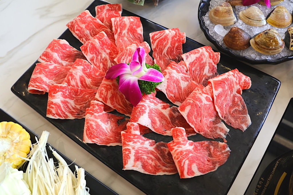 【桃園火鍋推薦】涮金鍋和風涮涮鍋——麥味登質感火鍋品牌,金黃 【桃園火鍋推薦】涮金鍋和風涮涮鍋——麥味登質感火鍋品牌,金黃