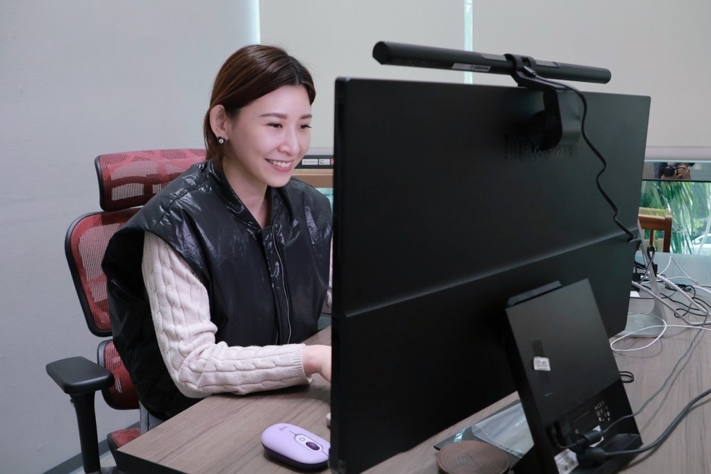 【螢幕掛燈推薦】 BenQ ScreenBar——無頻閃無藍 【螢幕掛燈推薦】 BenQ ScreenBar——無頻閃無藍