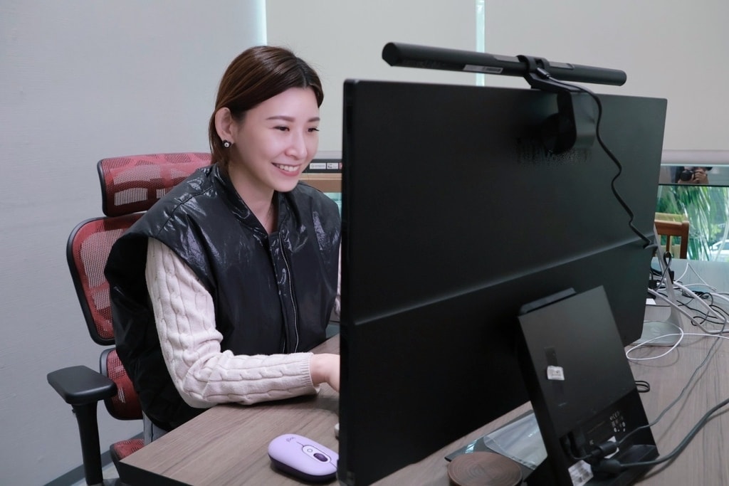 【螢幕掛燈推薦】 BenQ ScreenBar——無頻閃無藍