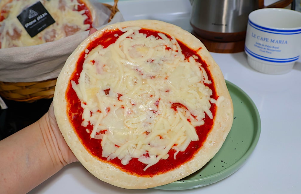 【Phone Pizza 瘋披薩評價】 清爽不油膩的義式薄脆餅皮,快速上桌冷凍pizza - 第6張圖