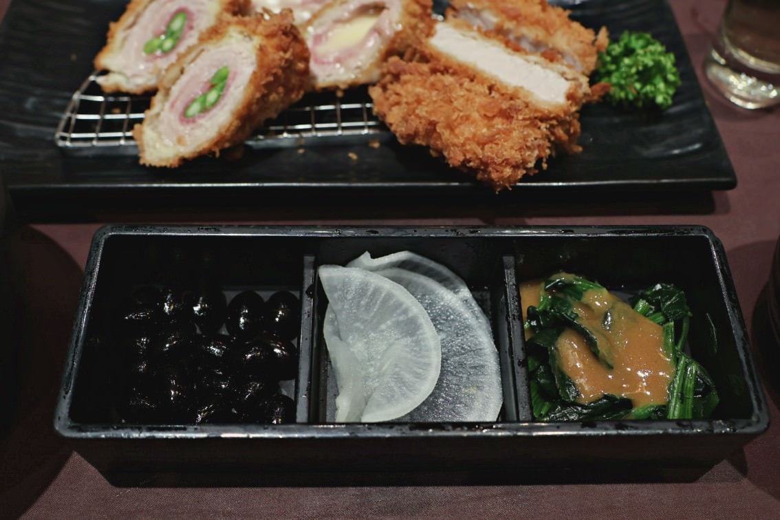新店炸豬排|勝博殿新店裕隆城店——炸豬排酥脆,廣島牡蠣也格外肥美 - 第8張圖