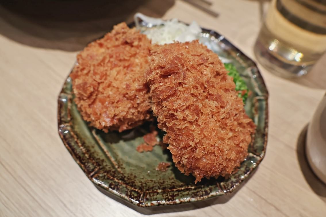 新店炸豬排|勝博殿新店裕隆城店——炸豬排酥脆,廣島牡蠣也格外肥美 - 第15張圖