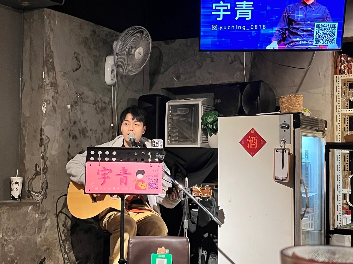 台北平價酒吧|獨角落Dobar 北車店——dcard學生小資族推薦的台北平價餐酒館、駐唱酒吧,義大利麵燉飯140元起 - 第7張圖
