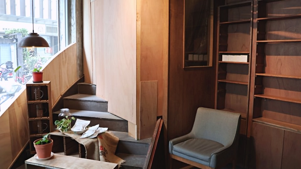 東門站咖啡廳不限時｜Coppii Lumii living coffee 冉冉生活東門咖啡門市