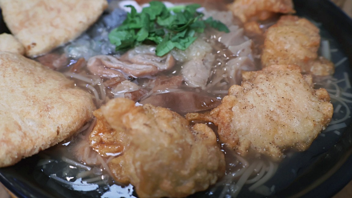 中和站美食|賴桑透抽蚵仔麵線中和店——7種料浮誇中和麵線,必點魔霸麵線魔霸雞排麻糬 - 第15張圖