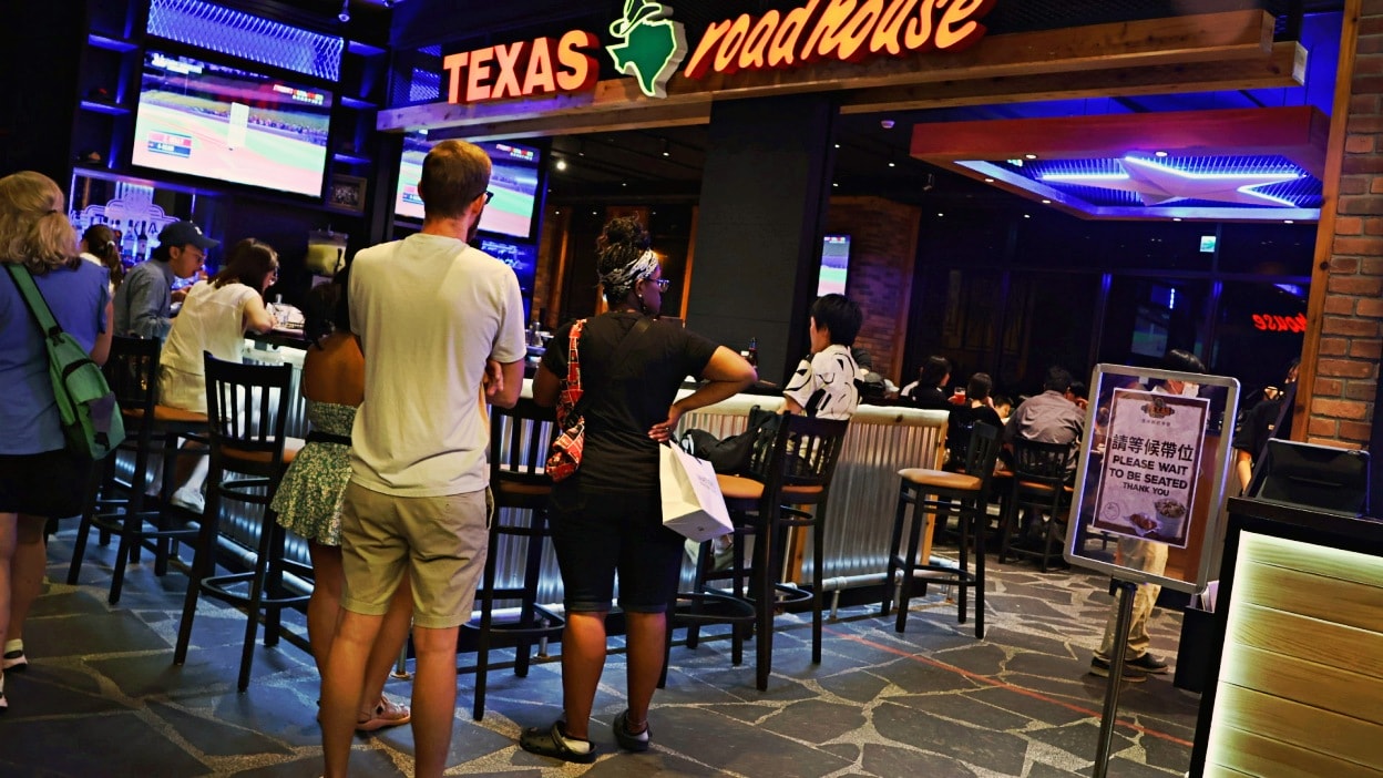 台北東區牛排推薦｜Texas Roadhouse 德州鮮切牛排復興店——全球首間供應早餐分店，麵包花生無限供應