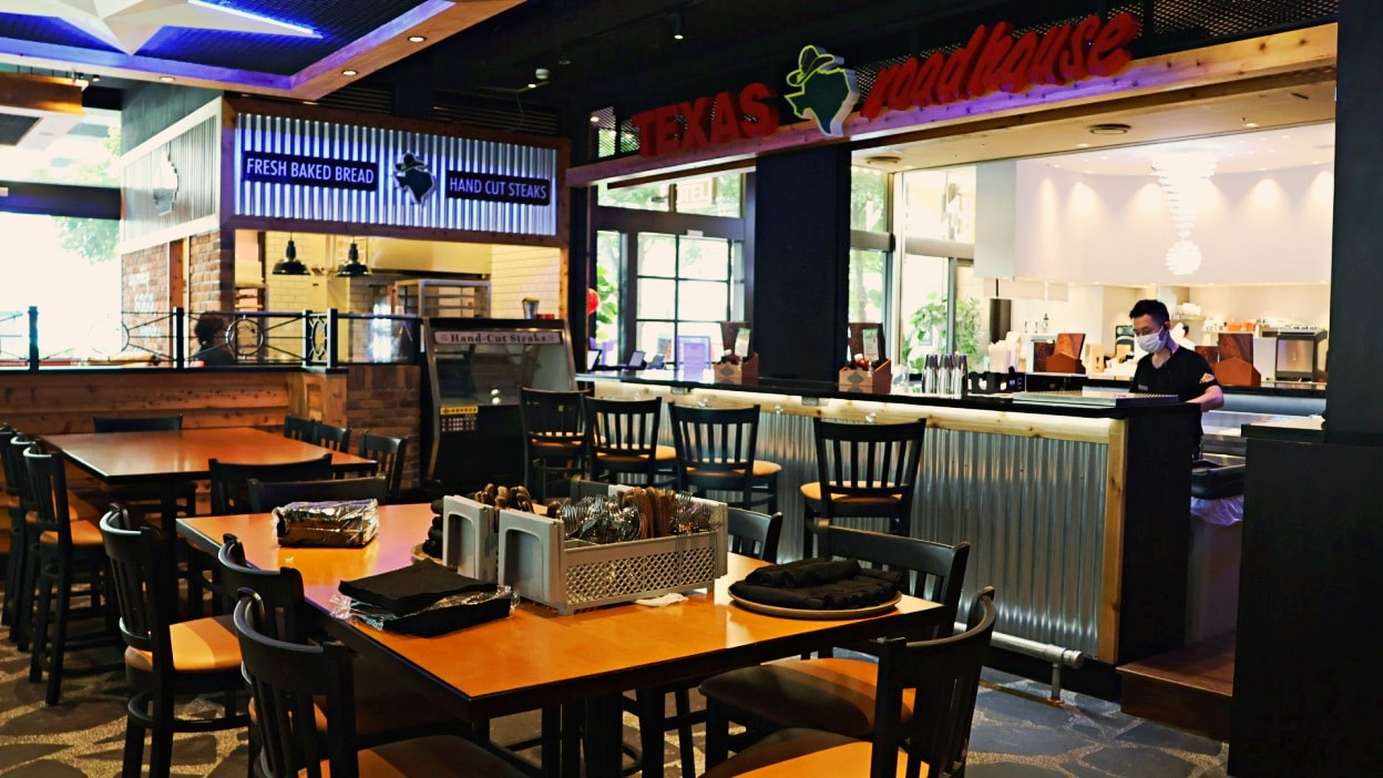 台北東區牛排推薦｜Texas Roadhouse 德州鮮切牛排復興店——全球首間供應早餐分店，麵包花生無限供應