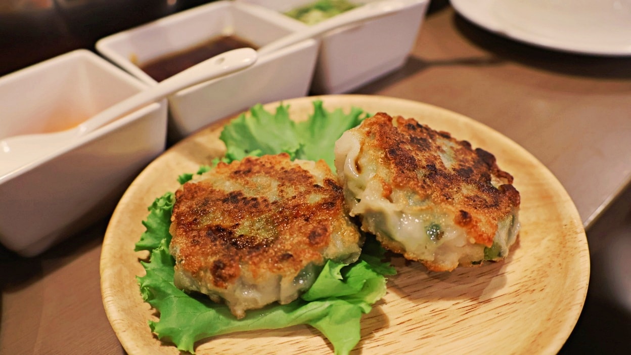 三重麻辣鍋推薦|麻妃頂極麻辣鴛鴦鍋:菜寮站高評分火鍋店,生日優惠餐廳! - 第20張圖 韭菜餅
