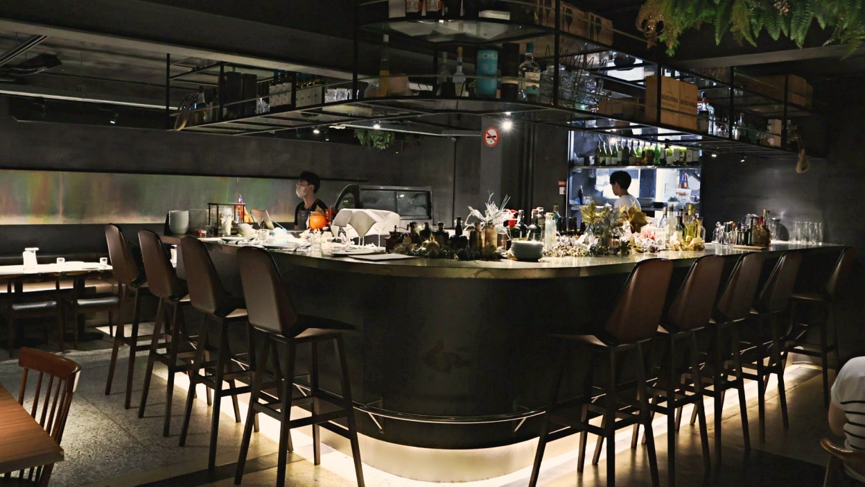 新店餐酒館推薦|Oli西班牙餐酒館——質感大坪林約會餐廳,神秘老宅風新店酒吧,氣氛靜謐高雅新店餐廳 - 第10張圖 新店高級餐廳 Oli西班牙餐酒館