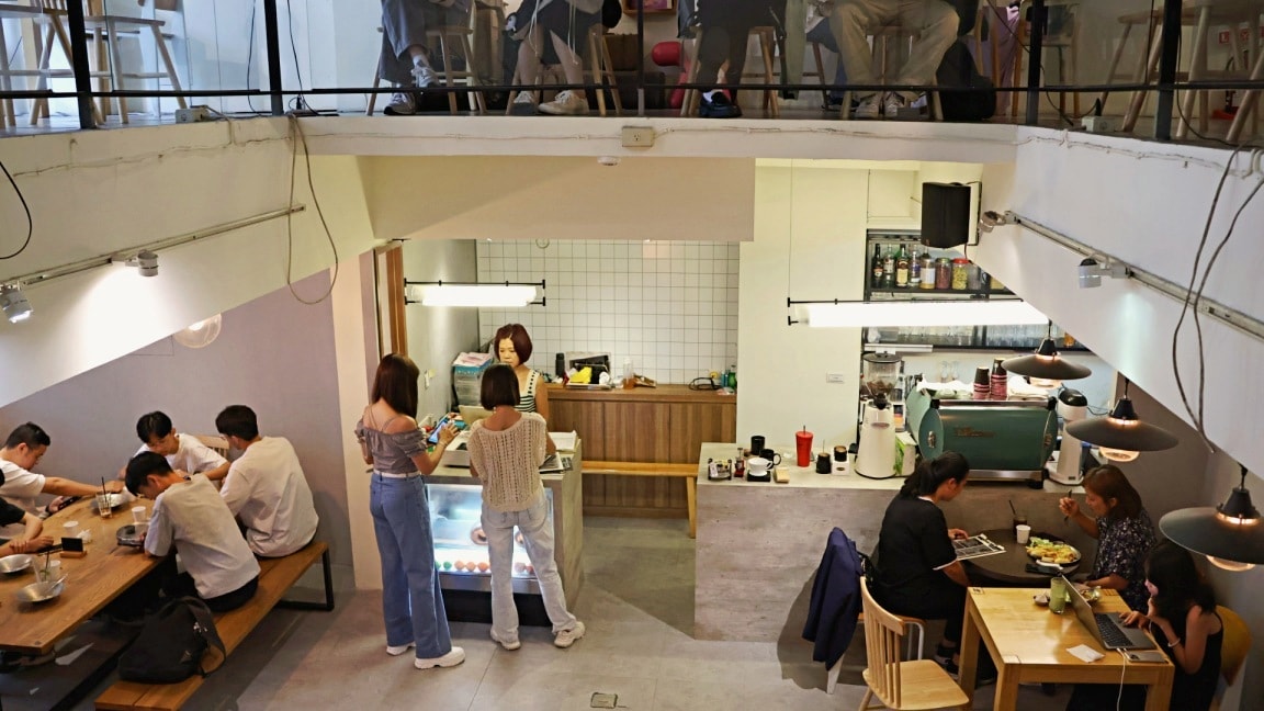 市政府不限時咖啡廳|上樓看看咖啡Arthere Café ——沒訂位沒位置,稀有的優質信義區辦公讀書咖啡 - 第7張圖