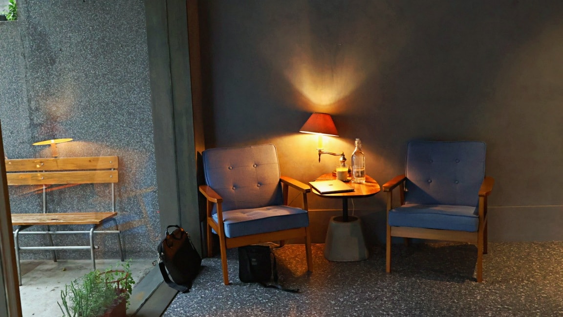 金華街咖啡廳|Out Of Office Coffee Roastery 不在辦公室金華店——洗鍊幽靜,許多人心中金華街No.1咖啡廳 - 第8張圖