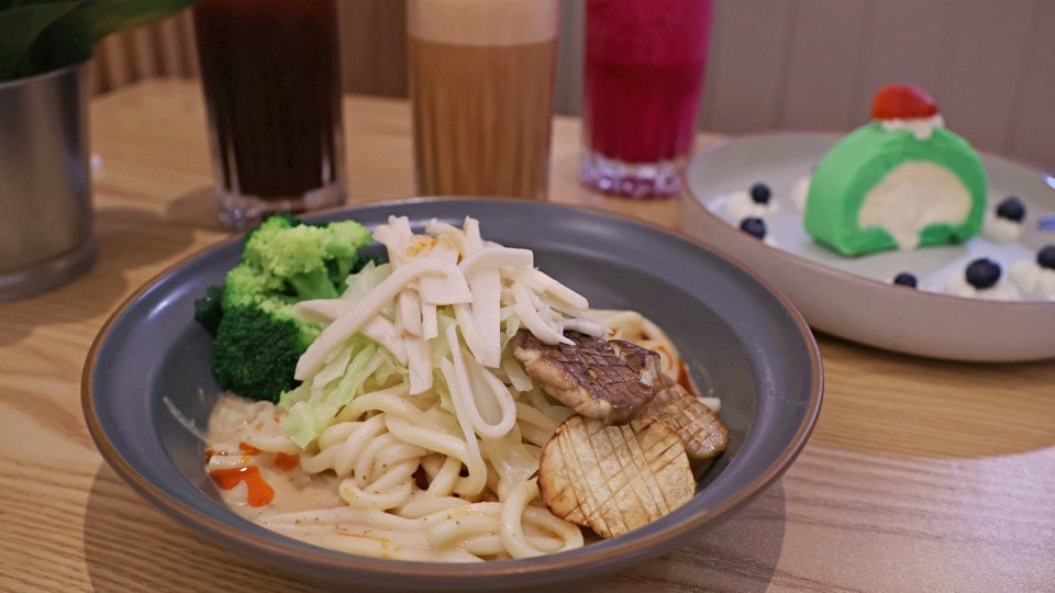 信義區不限時咖啡廳|信義天辰咖啡 Xinyi Greeze Cafe——平假日不限時每桌有插座,美味蔬食菜單 - 第24張圖