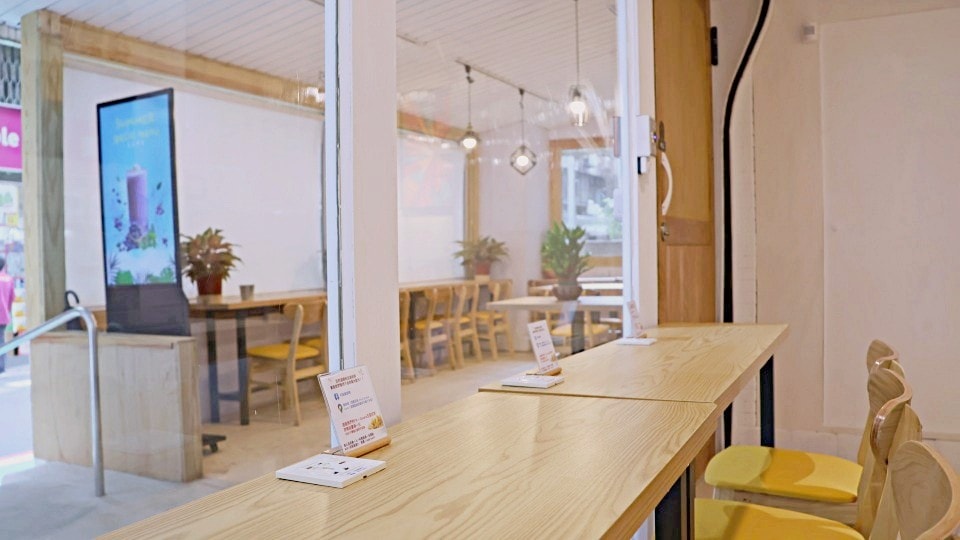 信義區不限時咖啡廳|信義天辰咖啡 Xinyi Greeze Cafe——平假日不限時每桌有插座,美味蔬食菜單 - 第6張圖
