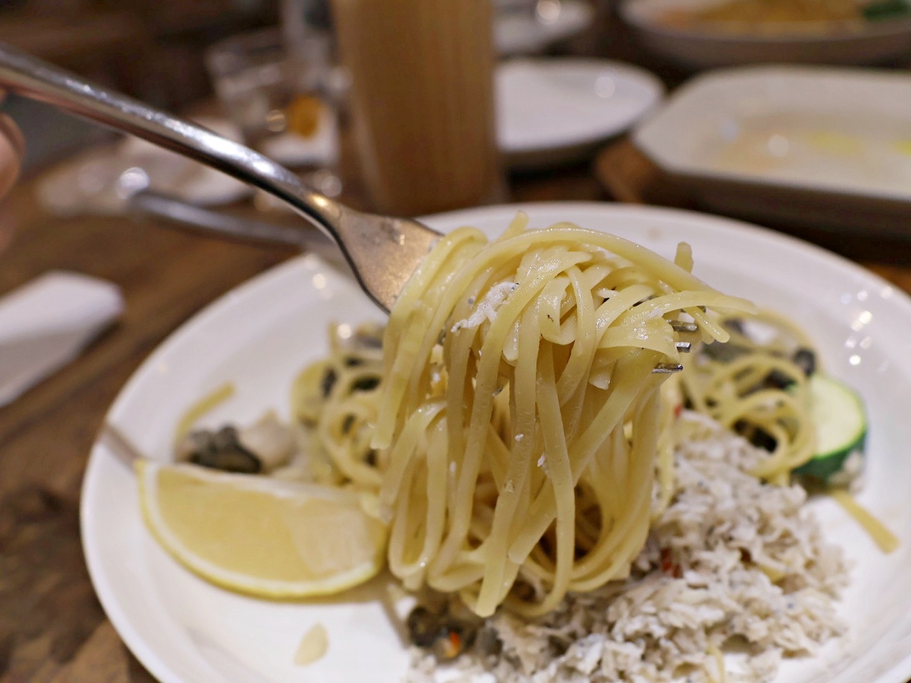 赤峰街義大利麵|waku waku pasta 赤峰店——平日都要排隊的高人氣中山義大利麵 - 第15張圖 重蒜小牡蠣清炒細扁麵