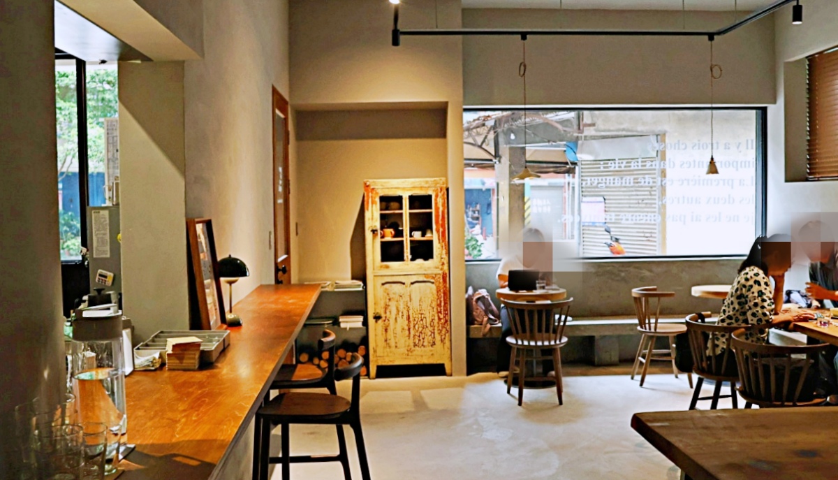 永和頂溪咖啡廳|Back of the house咖啡——1週只營業4天的侘寂風咖啡館,獨門檸檬奶油牡蠣義大利麵 - 第3張圖 永和頂溪咖啡廳|Back of the house——隱藏美食檸檬奶油牡蠣義大利麵,1週營業4天的侘寂風咖啡館